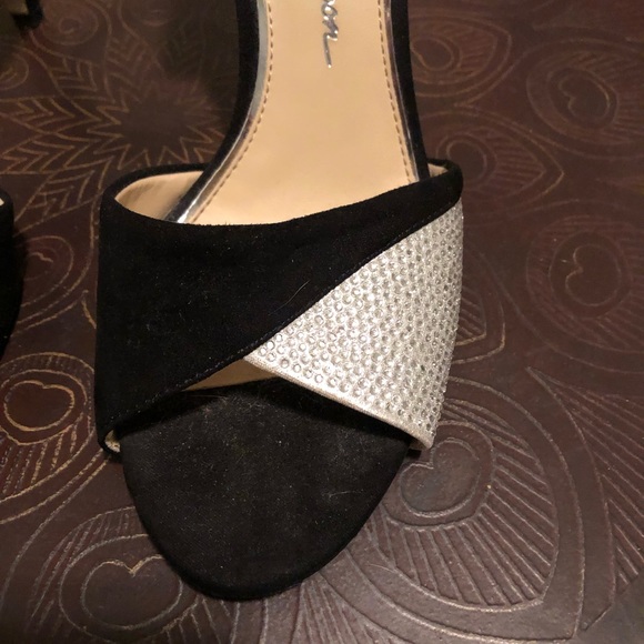 Jessica Simpson 6 1/2 Heels - Picture 3 of 10